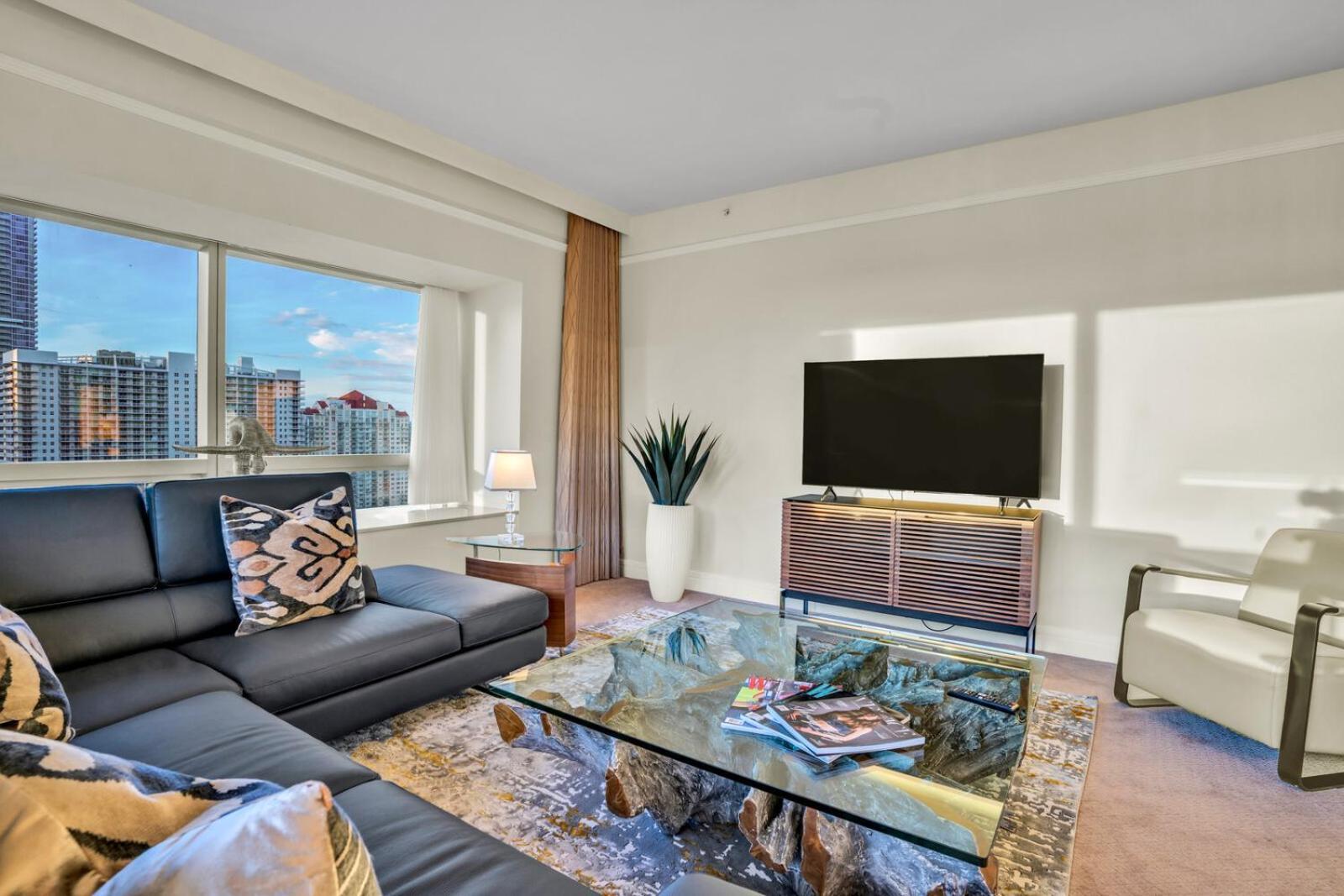 2 Bedroom Or King Studio Suites Four Seasons Hotel Miami Free Wi-Fi & Free Parking Εξωτερικό φωτογραφία