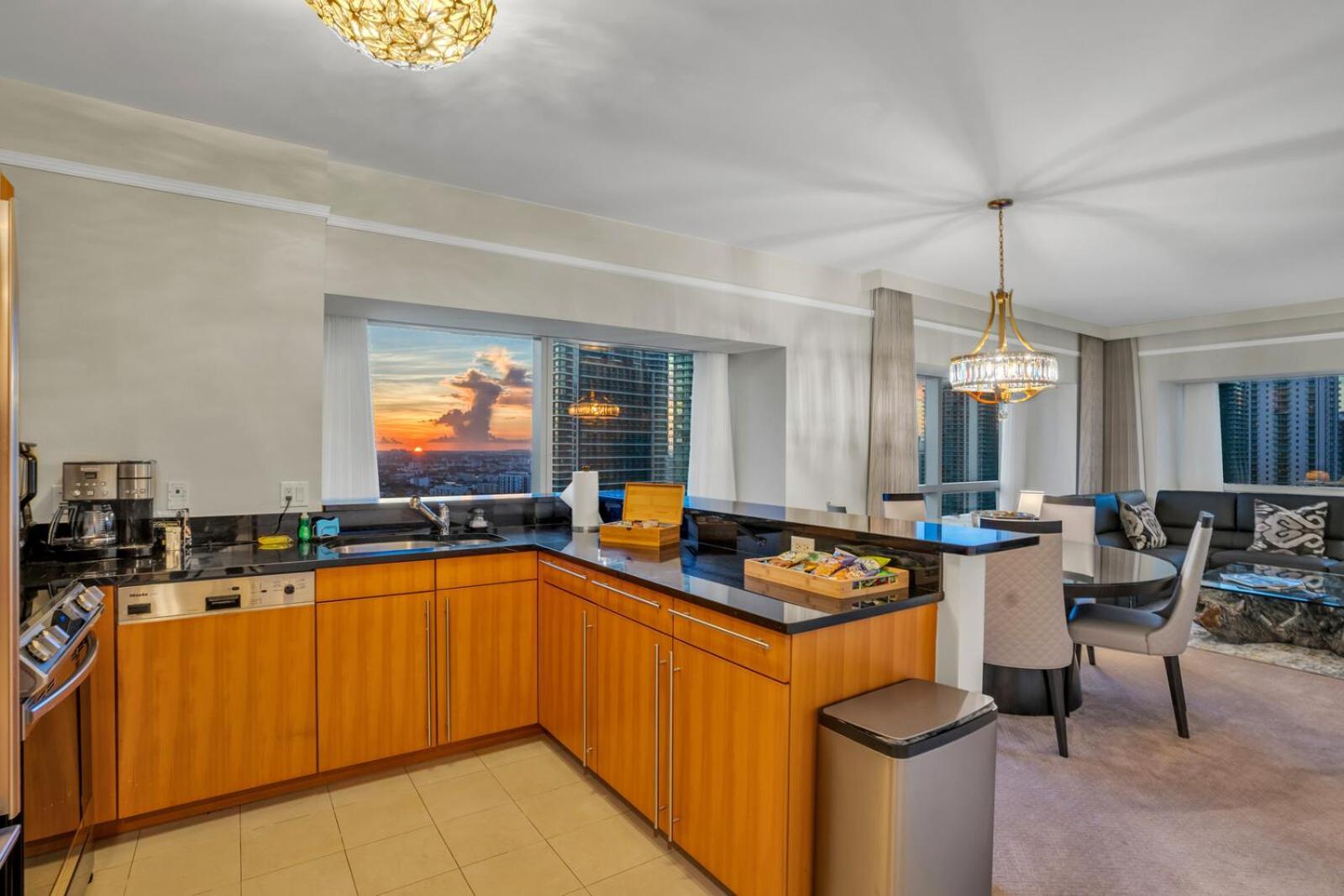 2 Bedroom Or King Studio Suites Four Seasons Hotel Miami Free Wi-Fi & Free Parking Δωμάτιο φωτογραφία